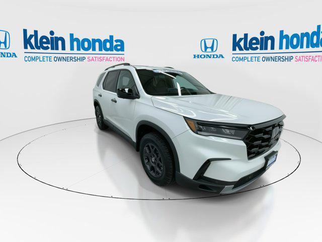 new 2025 Honda Pilot car, priced at $50,950