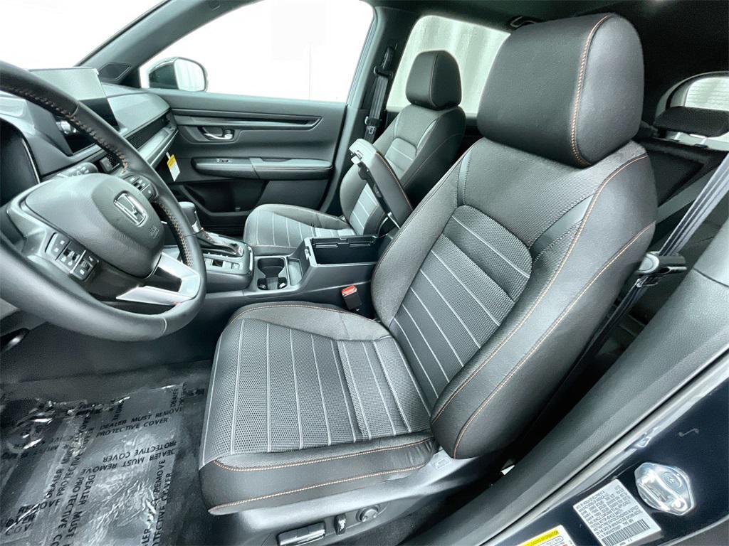 new 2026 Honda CR-V Hybrid car, priced at $38,580