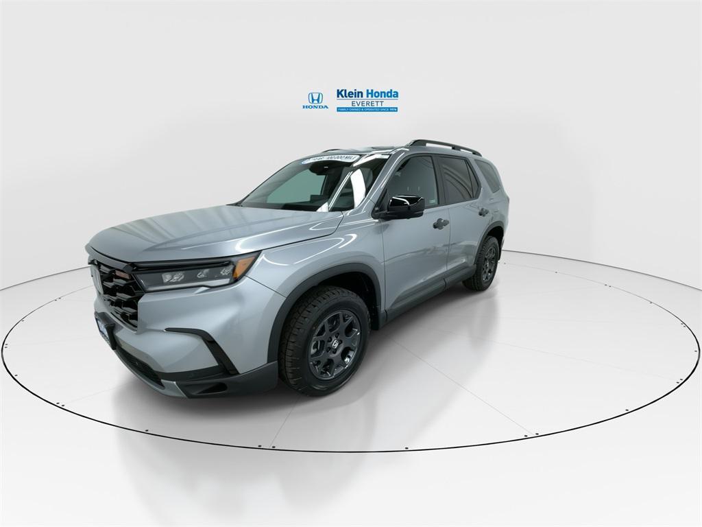 new 2025 Honda Pilot car, priced at $50,895