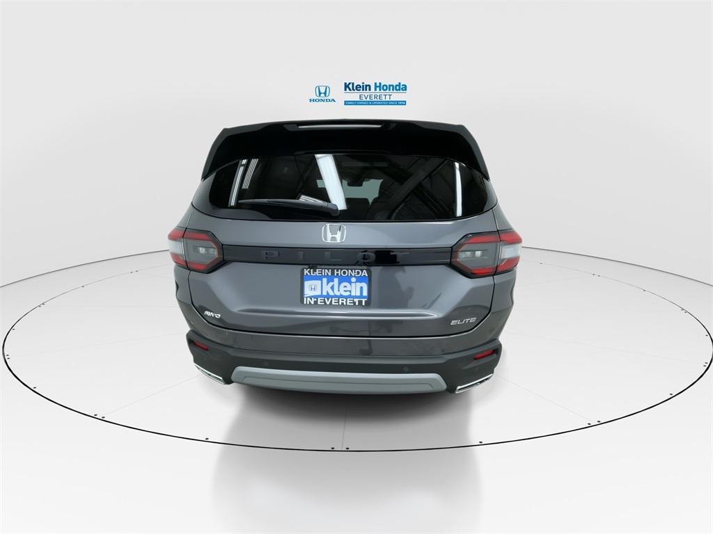new 2025 Honda Pilot car, priced at $54,575