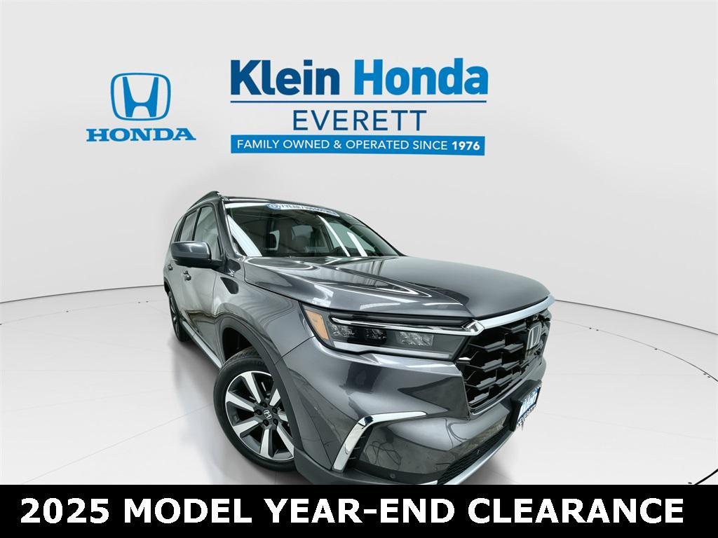 new 2025 Honda Pilot car, priced at $54,575