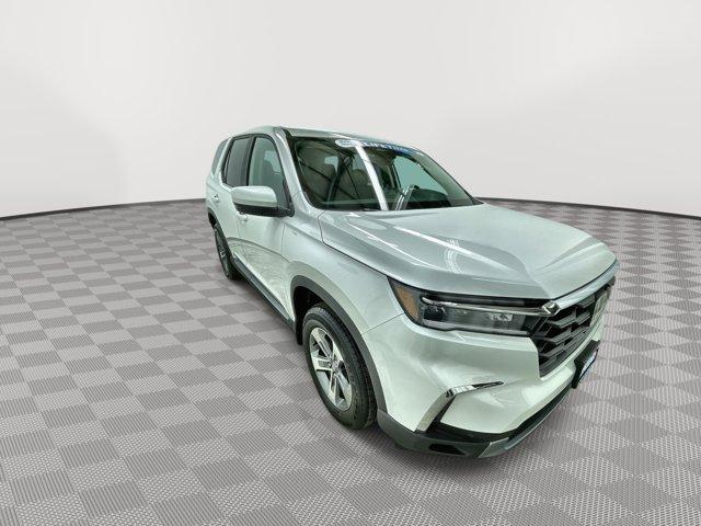 new 2025 Honda Pilot car, priced at $45,469
