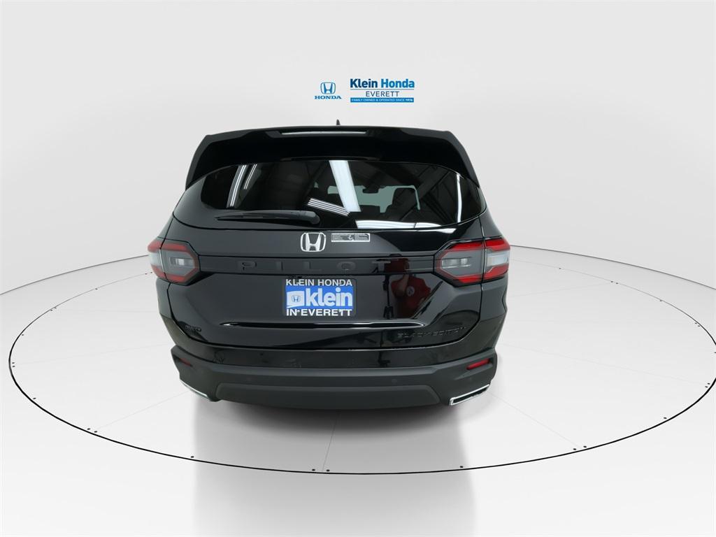 new 2025 Honda Pilot car, priced at $56,075