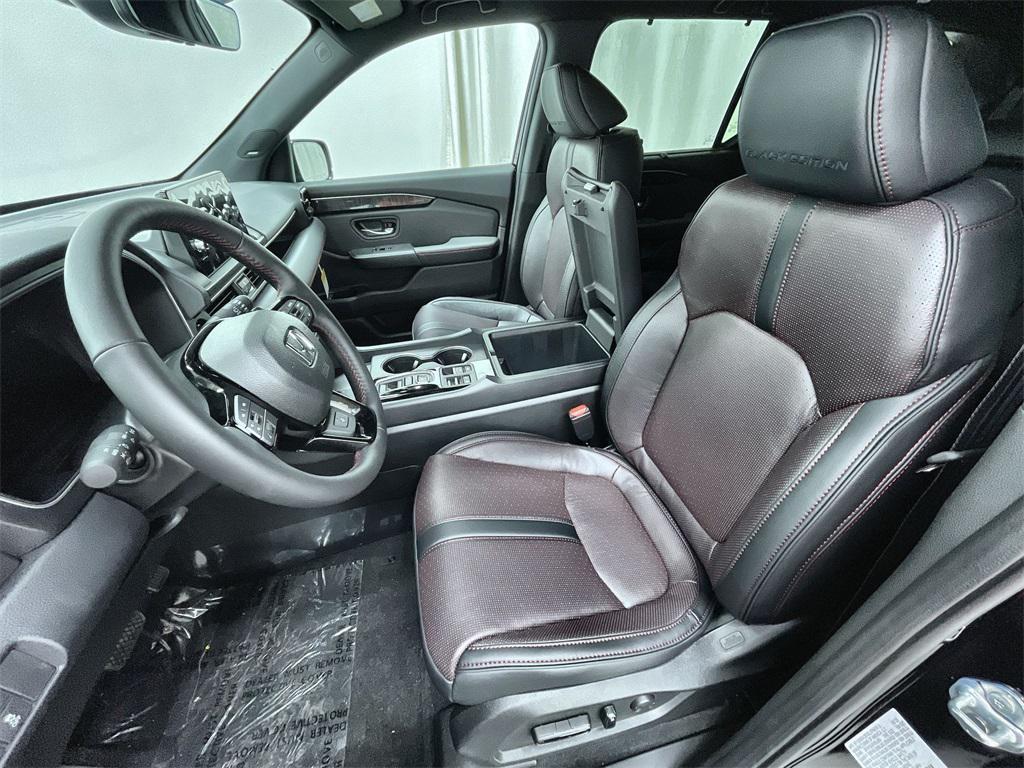 new 2025 Honda Pilot car, priced at $56,075