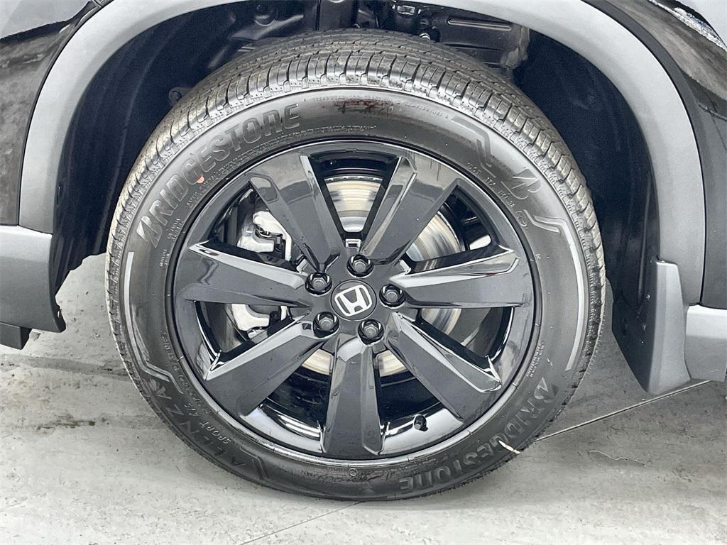 new 2025 Honda Pilot car, priced at $56,075