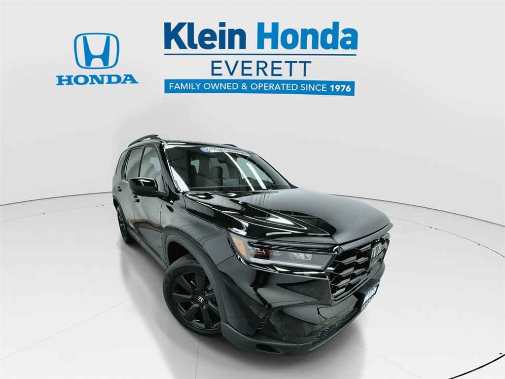 new 2025 Honda Pilot car, priced at $56,075