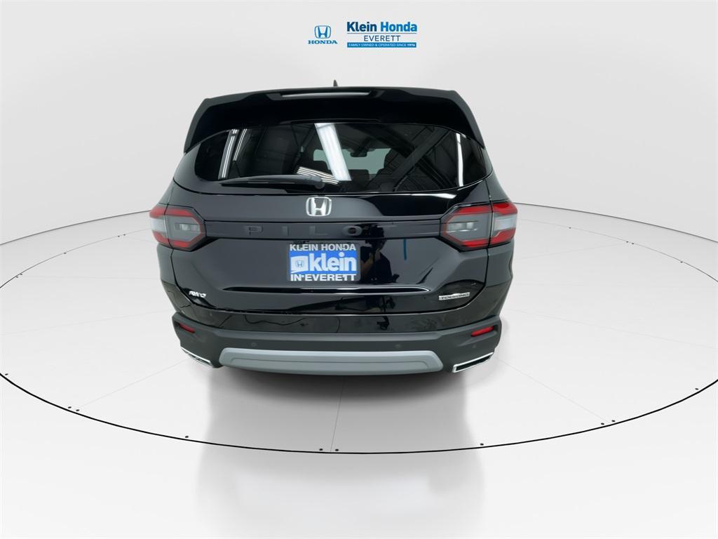 new 2025 Honda Pilot car, priced at $51,095