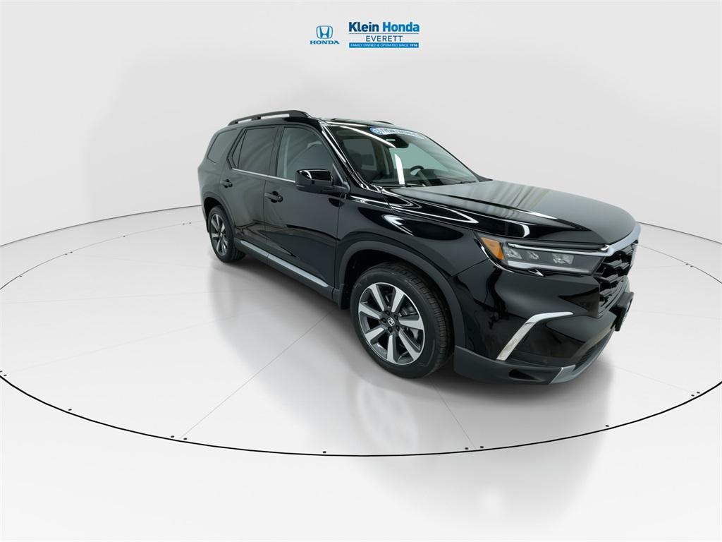 new 2025 Honda Pilot car, priced at $51,095
