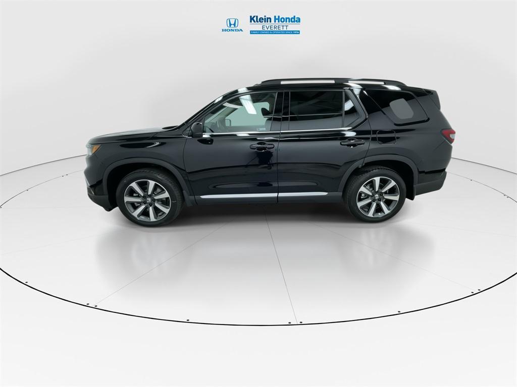 new 2025 Honda Pilot car, priced at $51,095