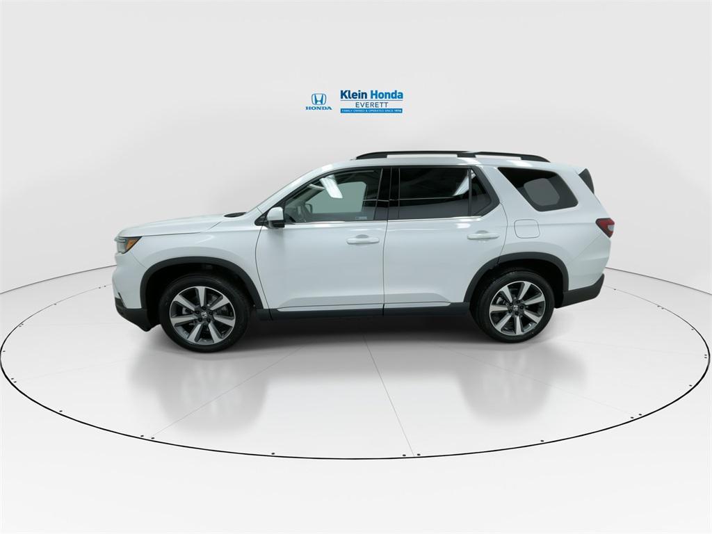 new 2025 Honda Pilot car, priced at $55,760