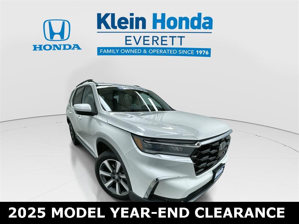 new 2025 Honda Pilot car, priced at $55,760