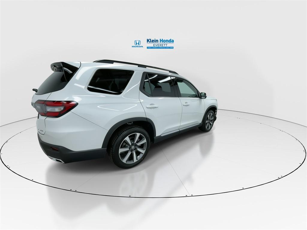 new 2025 Honda Pilot car, priced at $55,760
