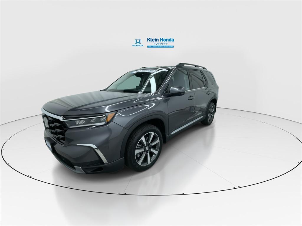new 2025 Honda Pilot car, priced at $51,095