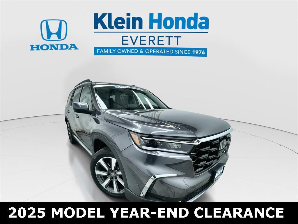 new 2025 Honda Pilot car, priced at $51,095