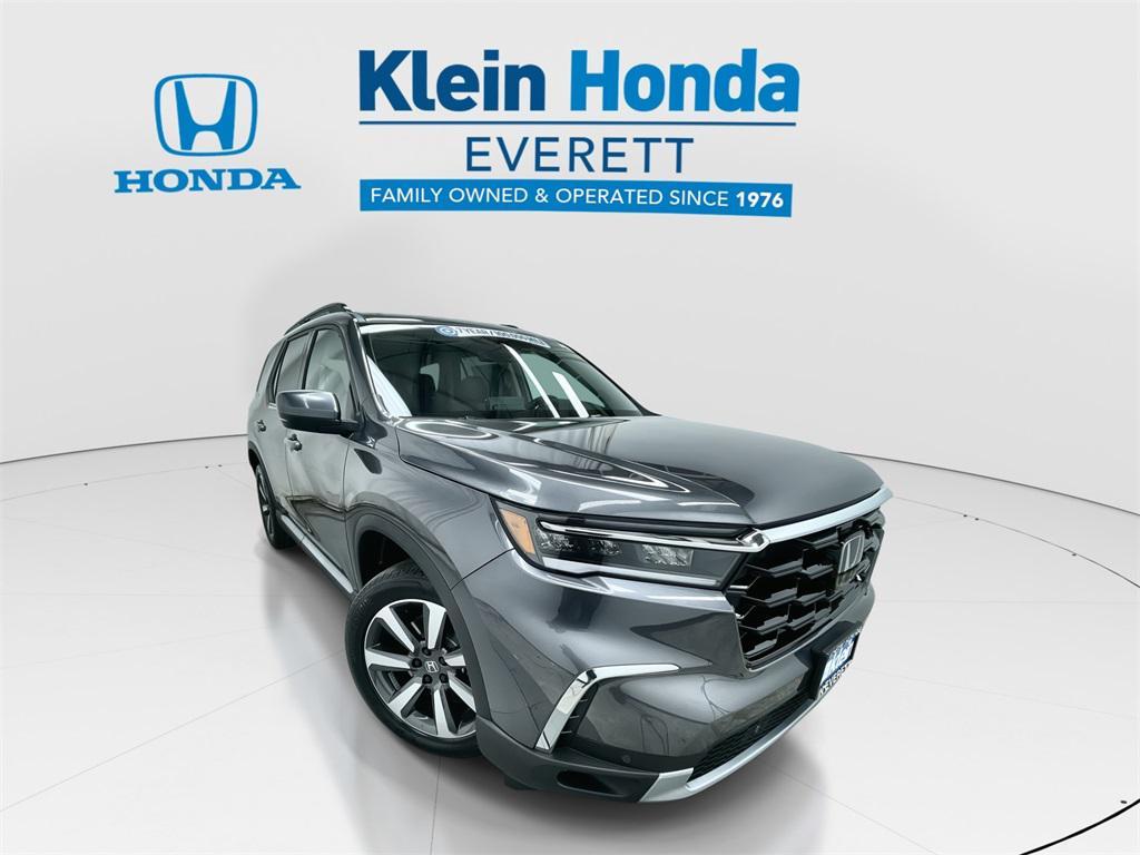 new 2025 Honda Pilot car, priced at $51,095