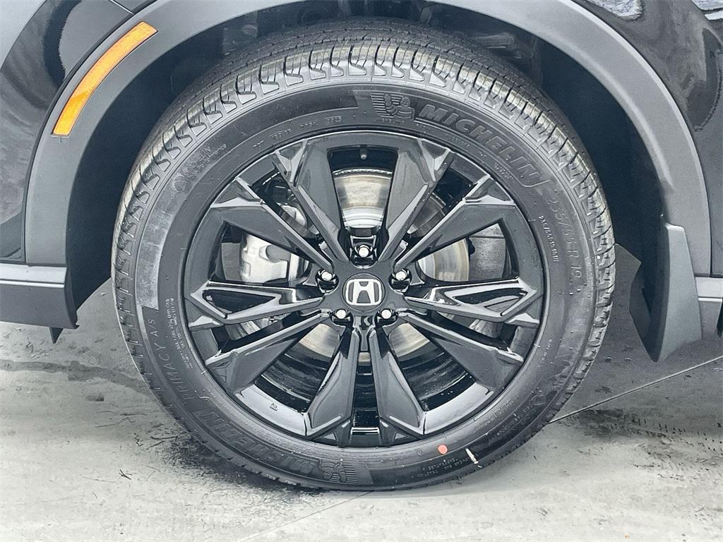 new 2026 Honda CR-V Hybrid car, priced at $43,700