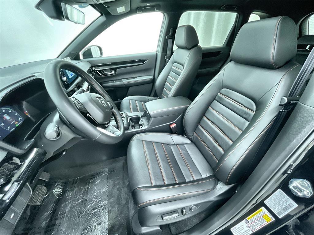 new 2026 Honda CR-V Hybrid car, priced at $43,700