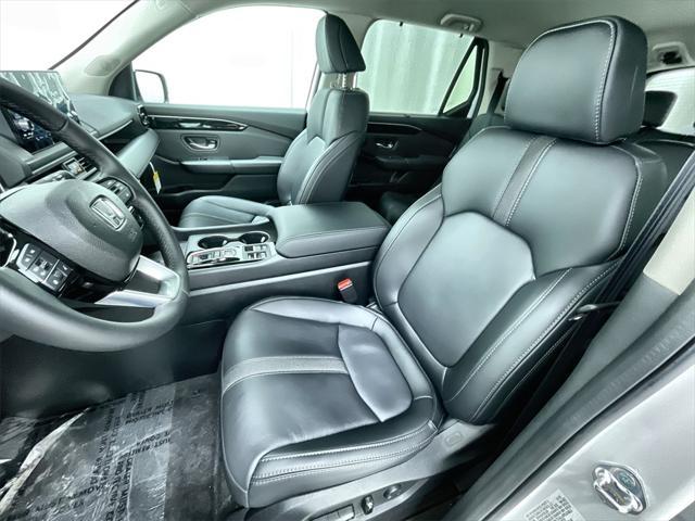 new 2025 Honda Pilot car, priced at $49,705