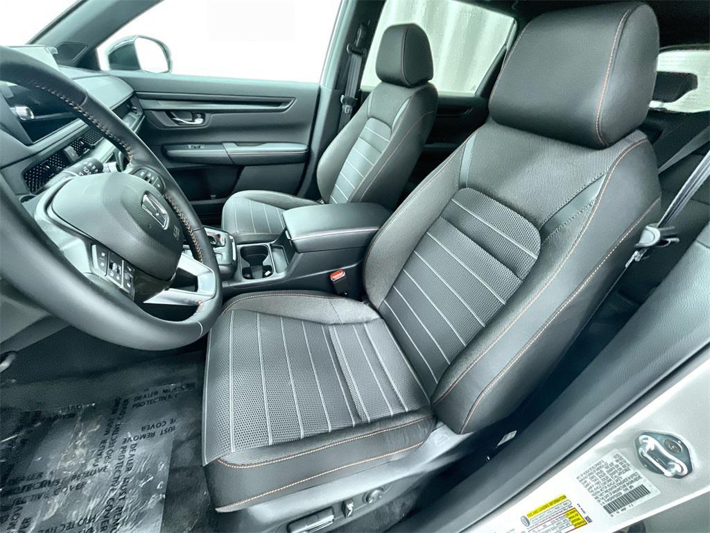 new 2026 Honda CR-V Hybrid car, priced at $39,035