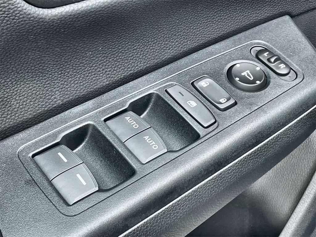 new 2026 Honda CR-V Hybrid car, priced at $40,195