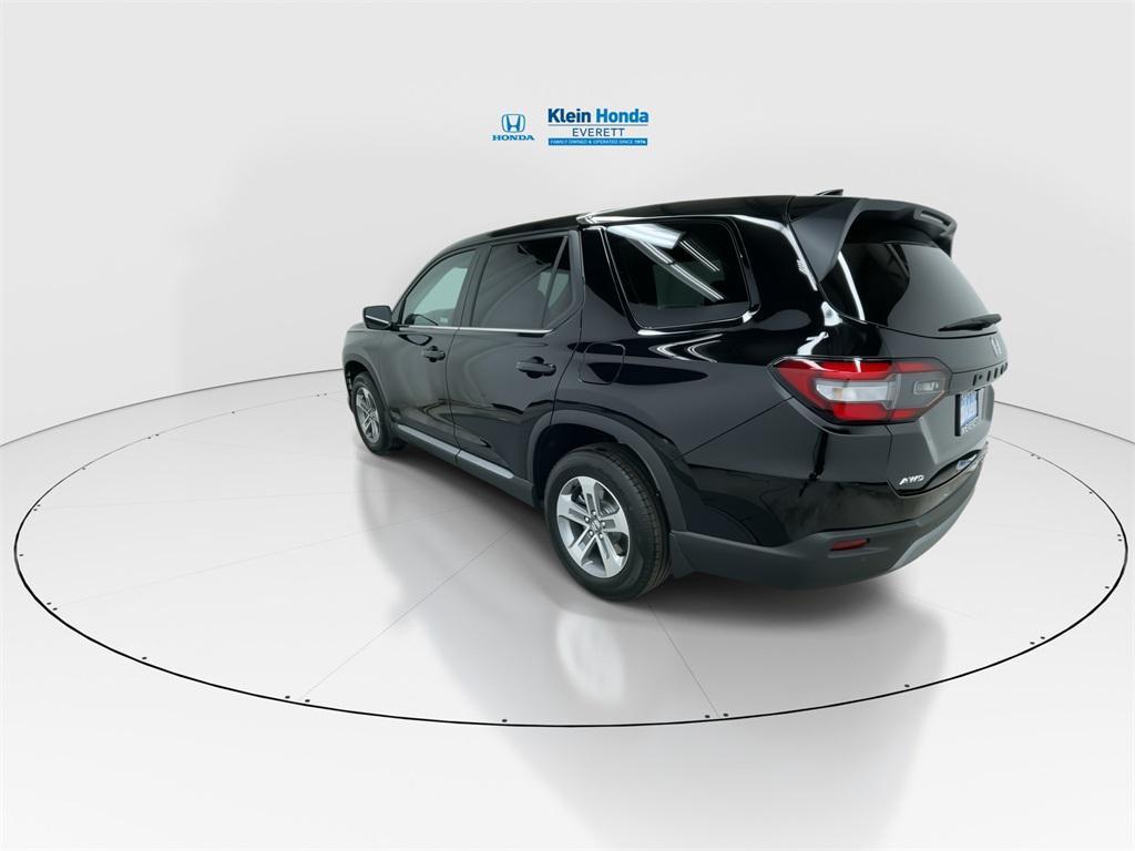 new 2025 Honda Pilot car, priced at $47,095