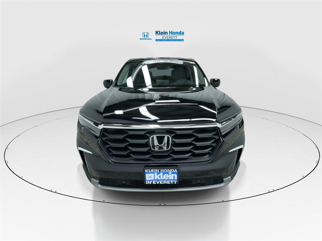 new 2025 Honda Pilot car, priced at $47,095
