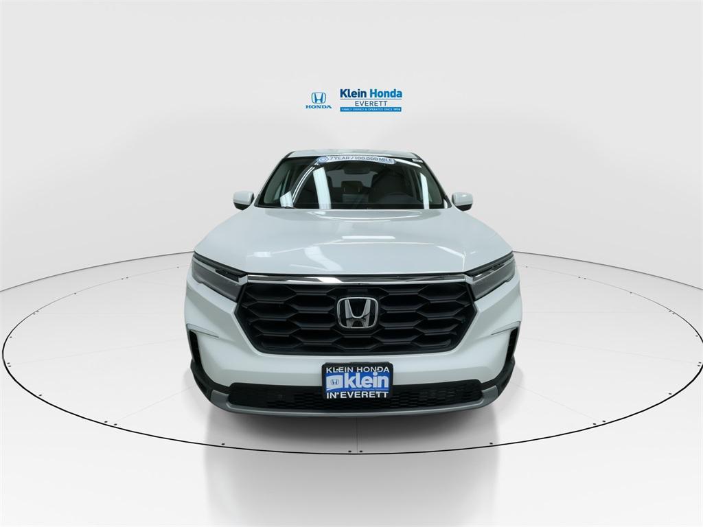 new 2025 Honda Pilot car, priced at $48,235
