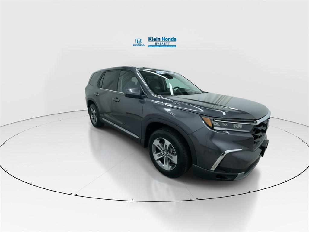 new 2025 Honda Pilot car, priced at $44,698