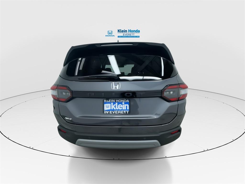 new 2025 Honda Pilot car, priced at $44,698