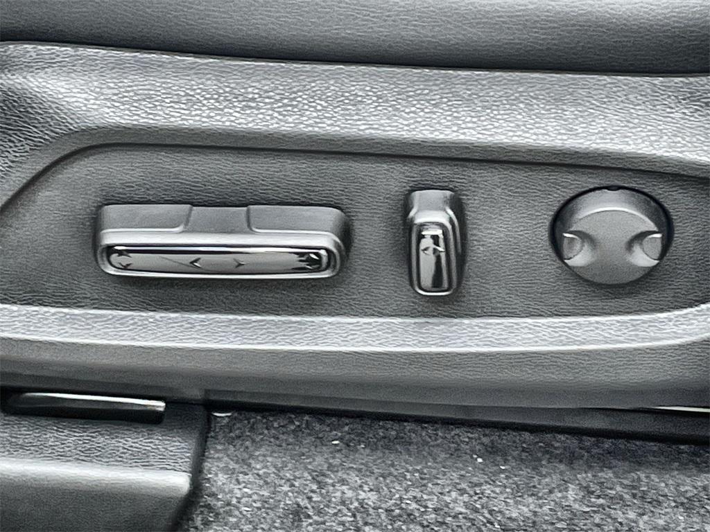 new 2025 Honda Pilot car, priced at $48,637