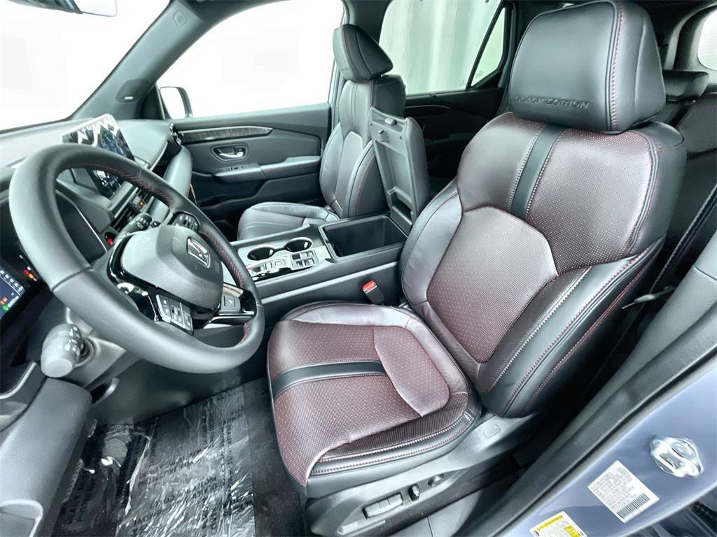 new 2025 Honda Pilot car, priced at $56,530