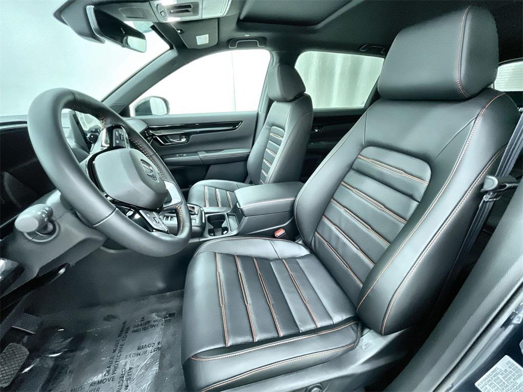 new 2026 Honda CR-V Hybrid car, priced at $43,700