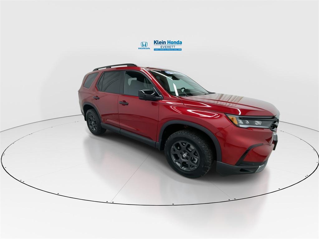 new 2025 Honda Pilot car, priced at $51,350