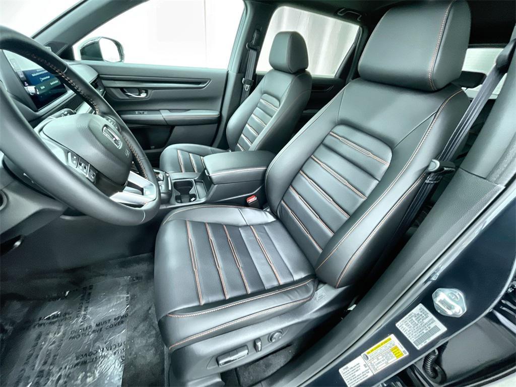 new 2026 Honda CR-V Hybrid car, priced at $41,675