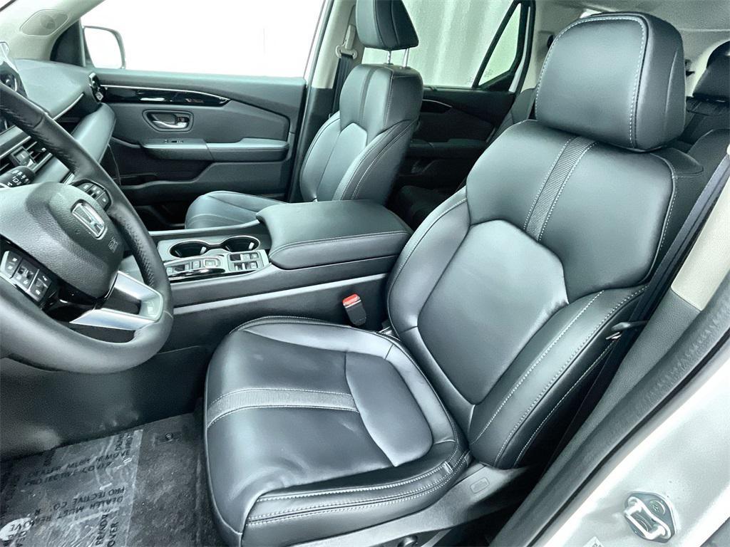 new 2025 Honda Pilot car, priced at $47,550