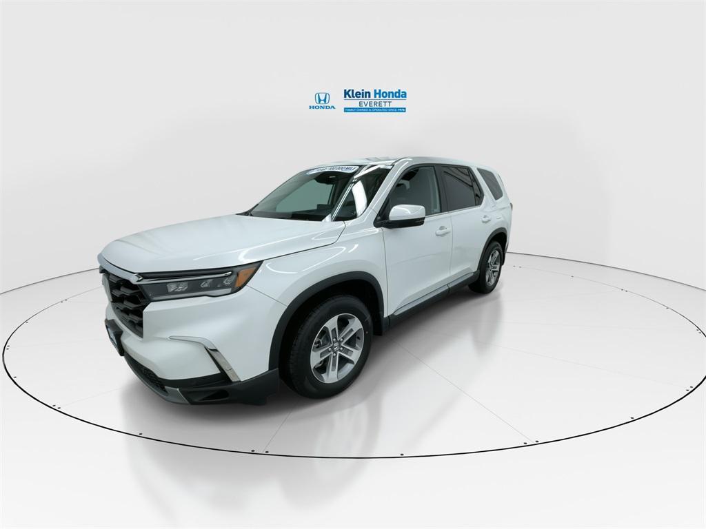 new 2025 Honda Pilot car, priced at $47,550