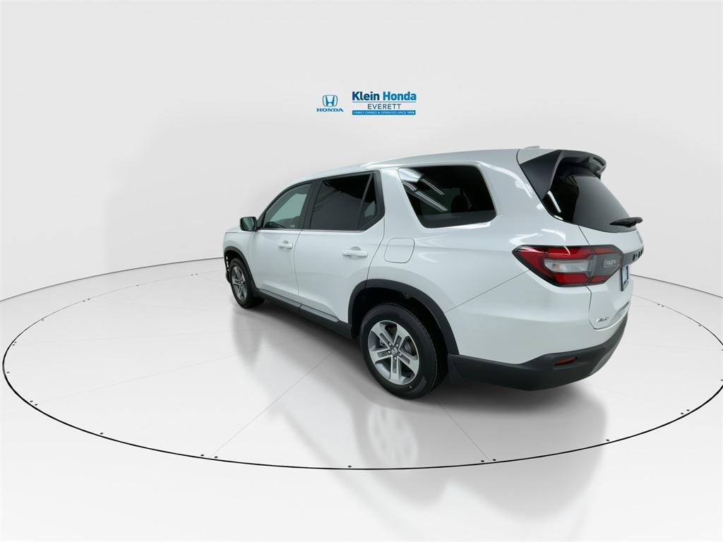new 2025 Honda Pilot car, priced at $47,550