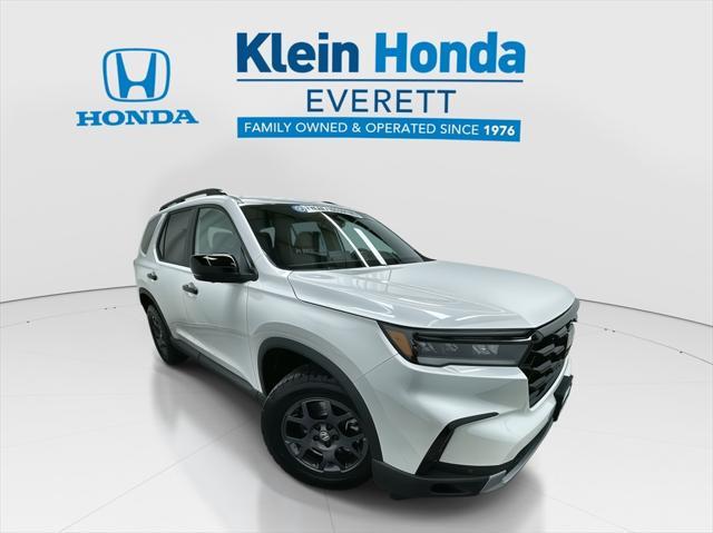 new 2025 Honda Pilot car, priced at $51,785