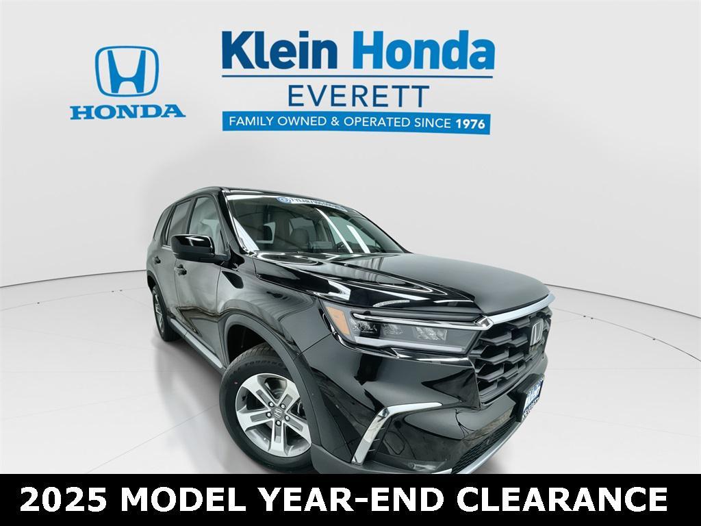new 2025 Honda Pilot car, priced at $47,825
