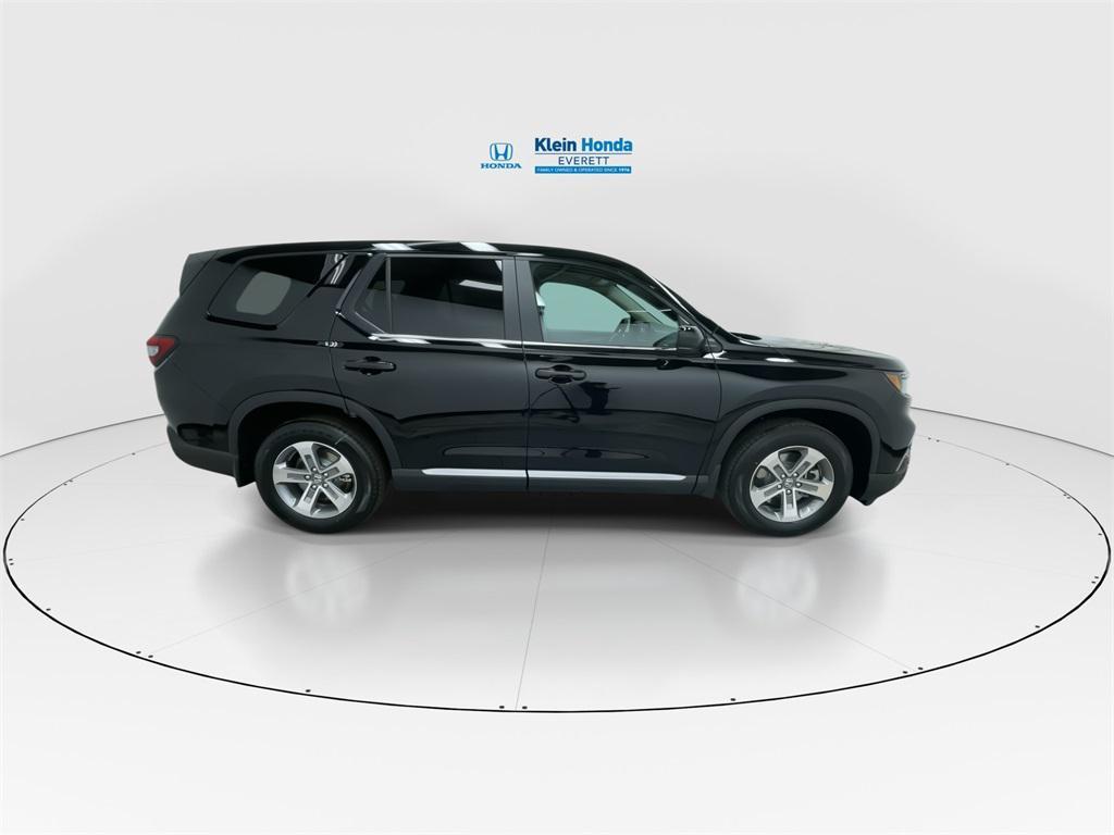 new 2025 Honda Pilot car, priced at $47,825