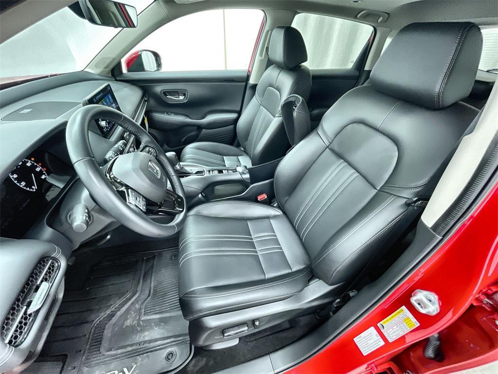 used 2025 Honda HR-V car, priced at $27,699