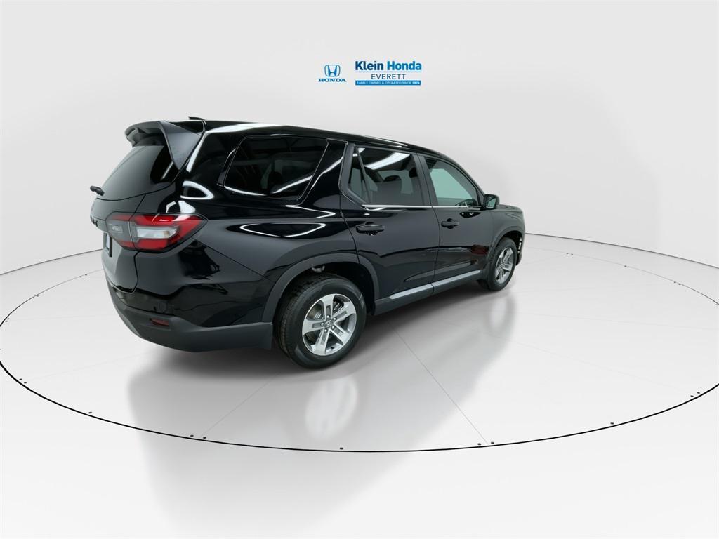 new 2025 Honda Pilot car, priced at $47,095