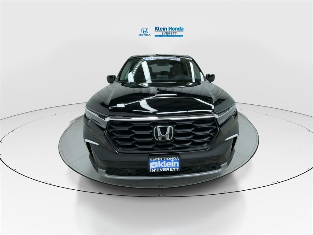 new 2025 Honda Pilot car, priced at $47,095