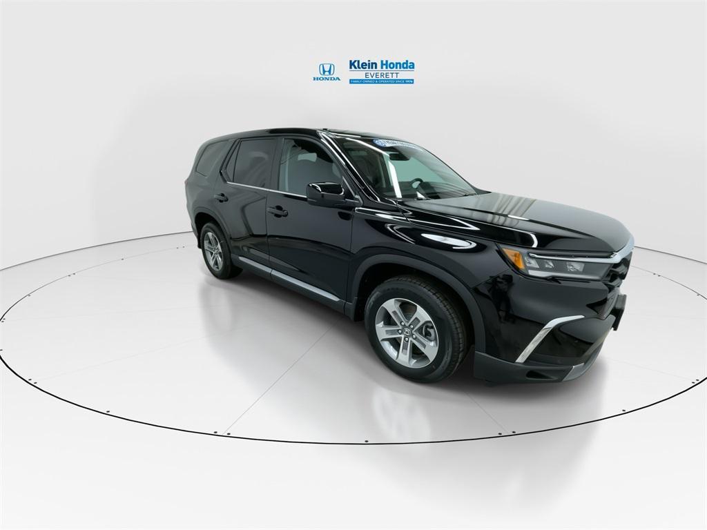 new 2025 Honda Pilot car, priced at $47,095