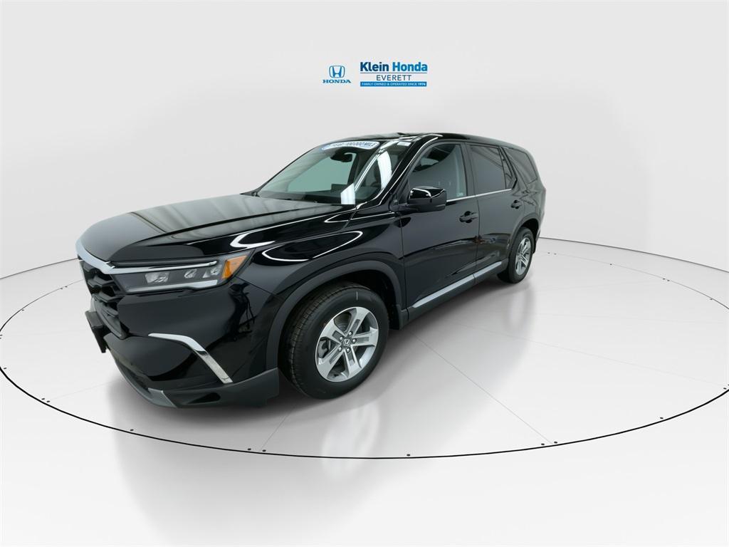 new 2025 Honda Pilot car, priced at $47,095