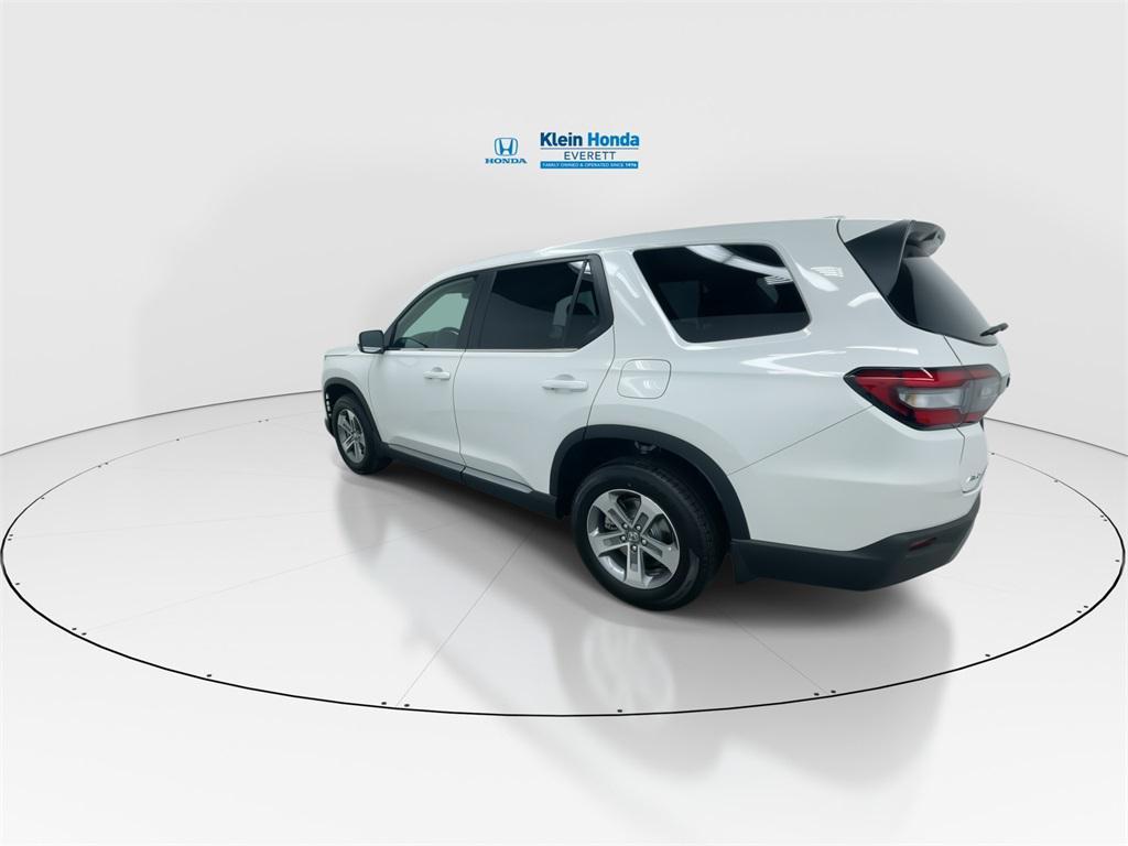 new 2025 Honda Pilot car, priced at $47,550
