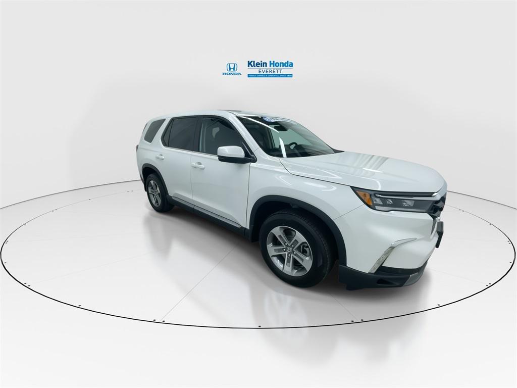 new 2025 Honda Pilot car, priced at $47,550