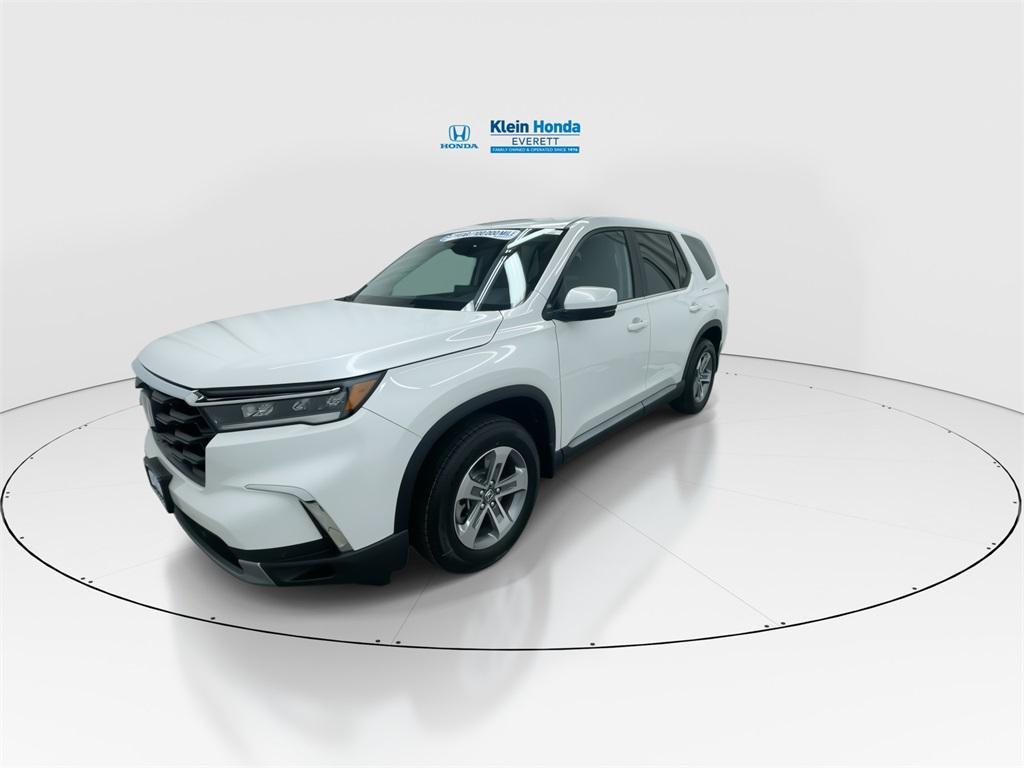 new 2025 Honda Pilot car, priced at $47,550