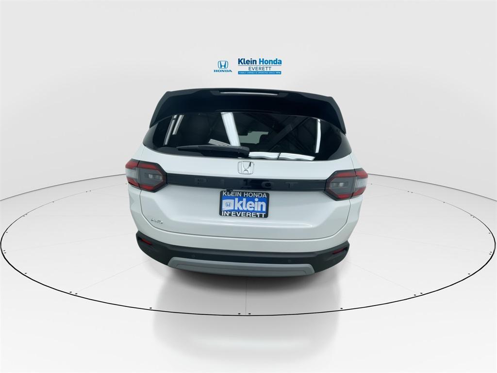 new 2025 Honda Pilot car, priced at $47,550