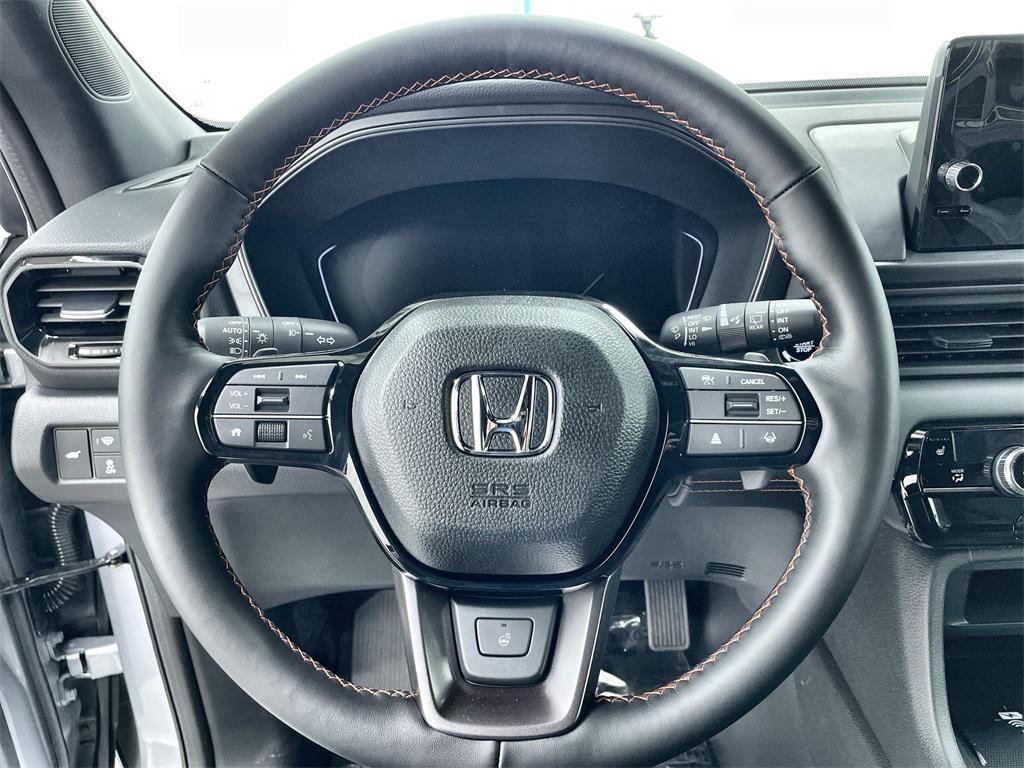 new 2025 Honda Pilot car, priced at $49,288